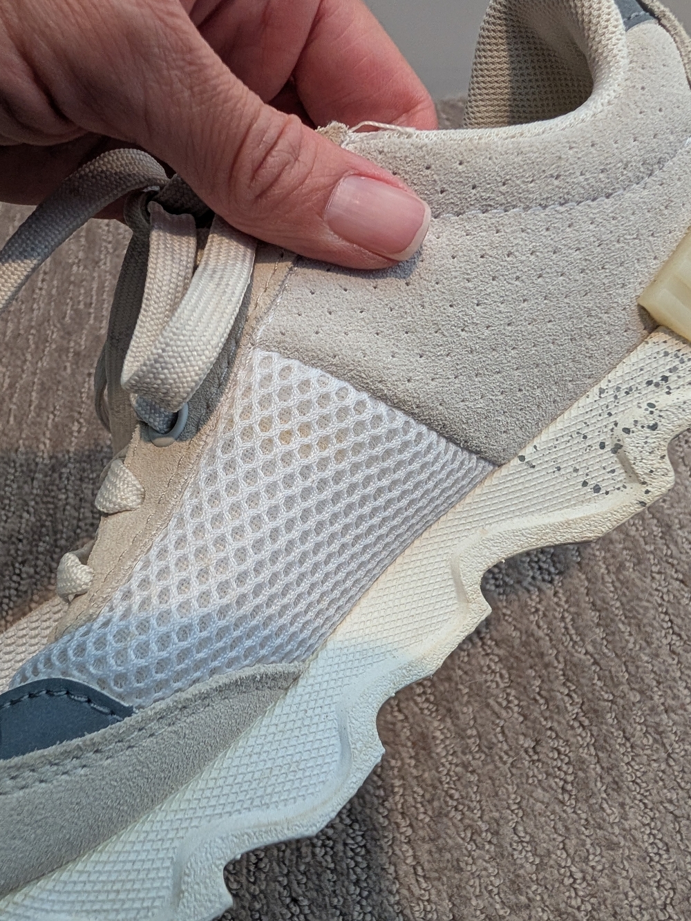 NO INSOLES!! Women's White Sorel Kinetic Lite Sneakers - Picture 6 of 9